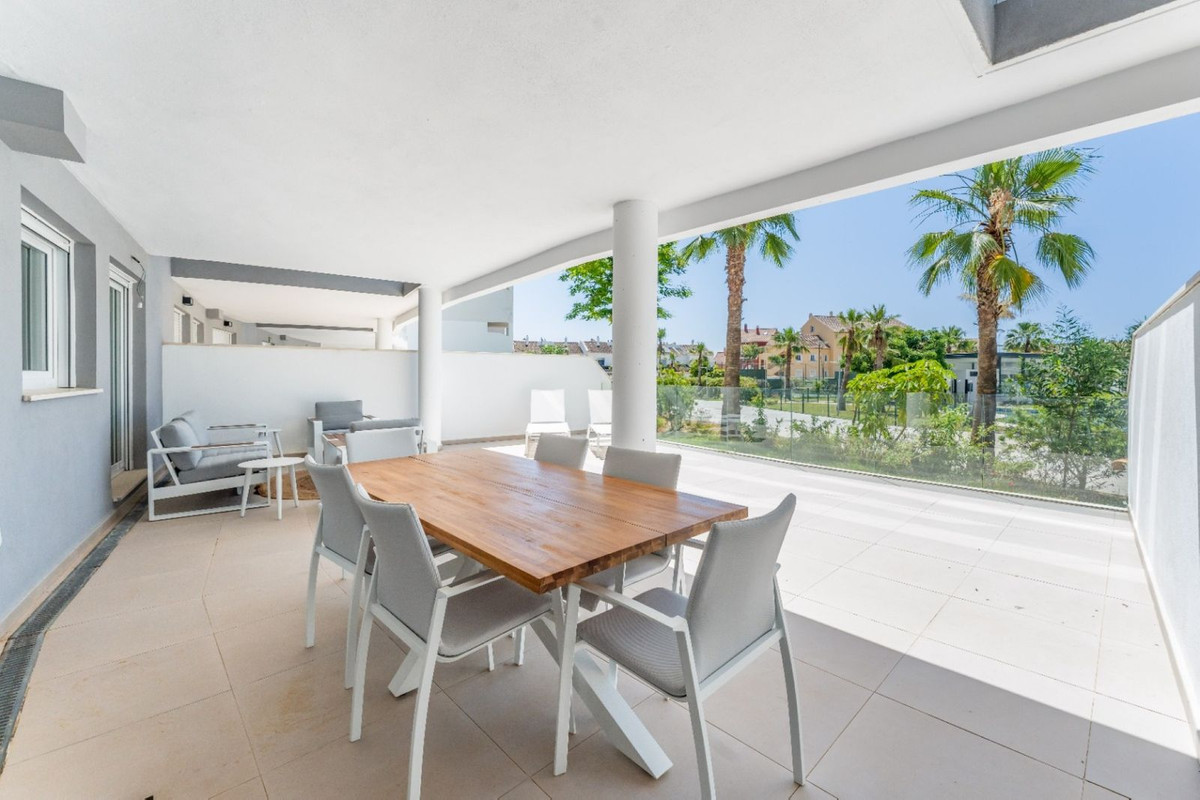 Se vende Apartamento Planta Baja de 2 dormitorios en Costa Del Sol, Málaga, España