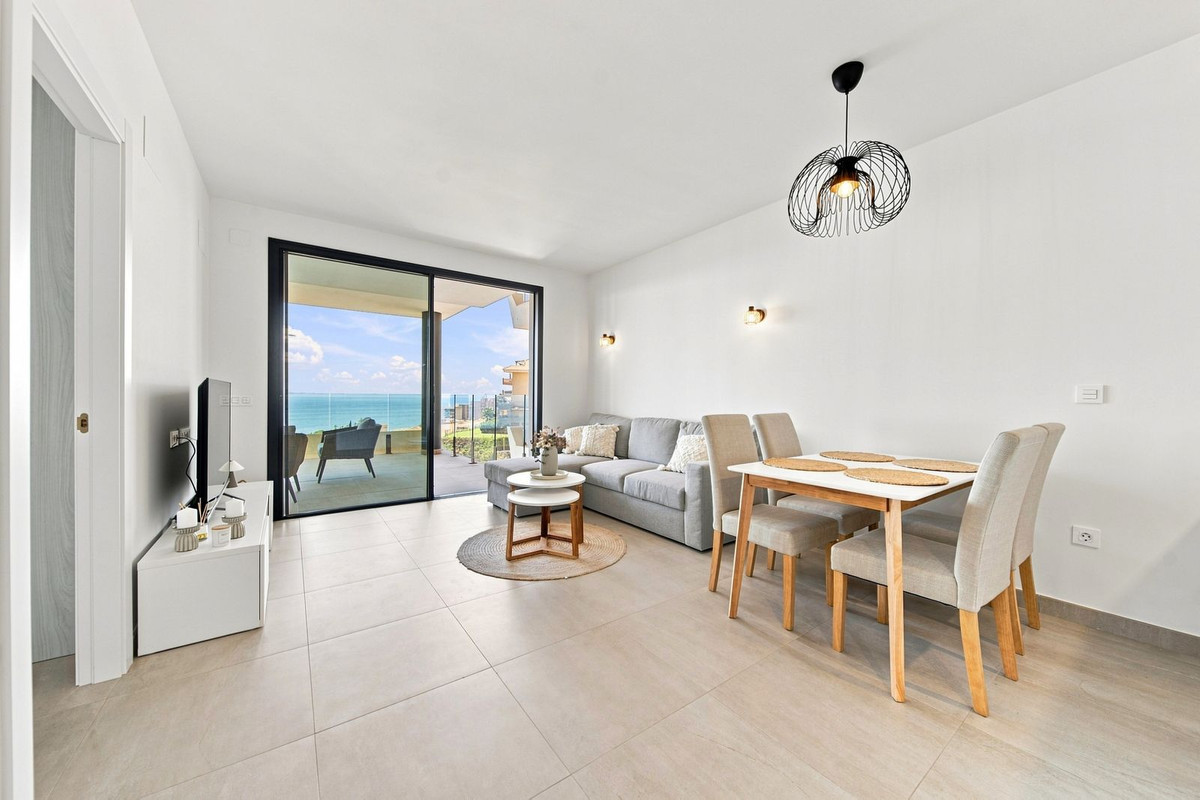 2 Bed Apartment for sale in Fuengirola Costa Del Sol, Málaga, Spain