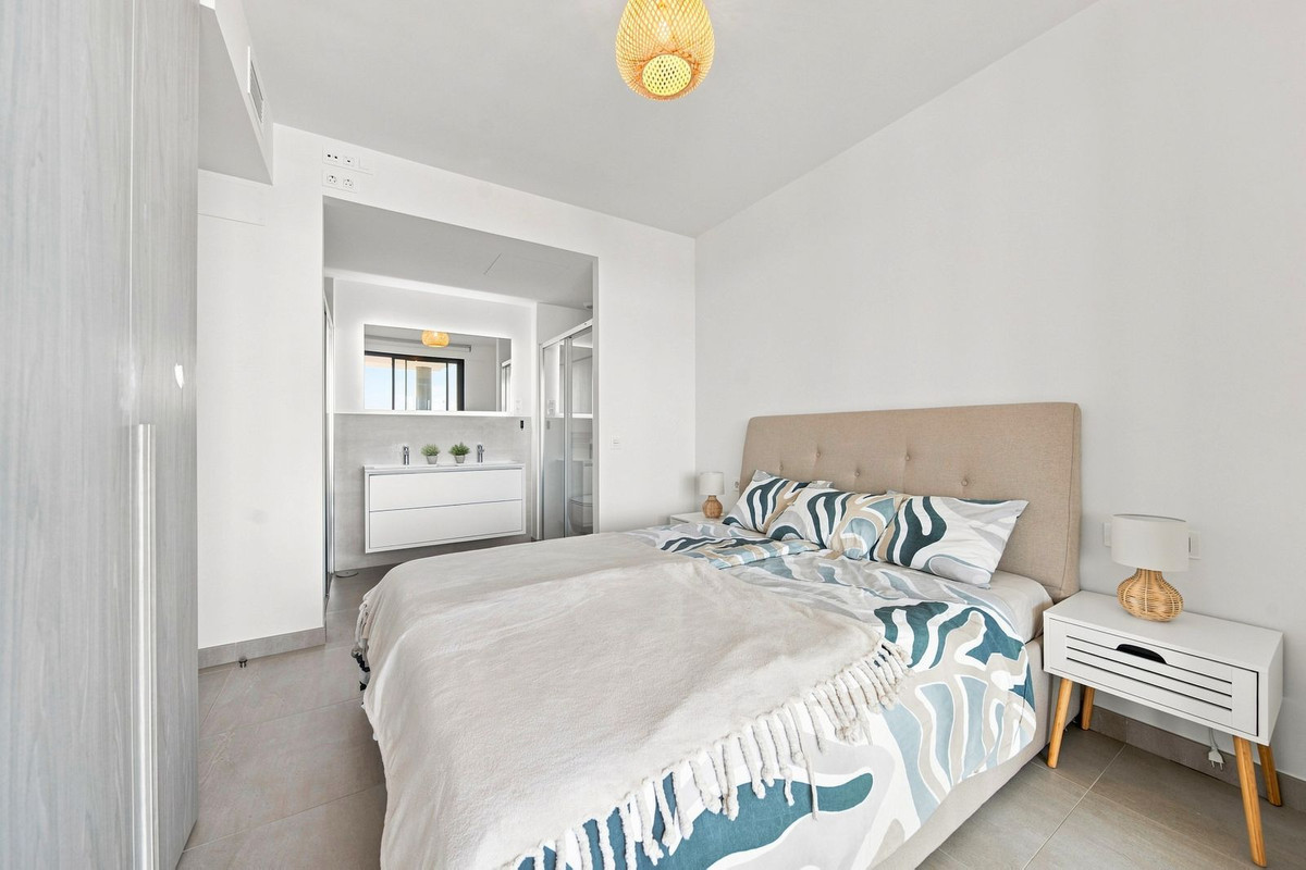 2 Bed Apartment for sale in Fuengirola Costa Del Sol, Málaga, Spain