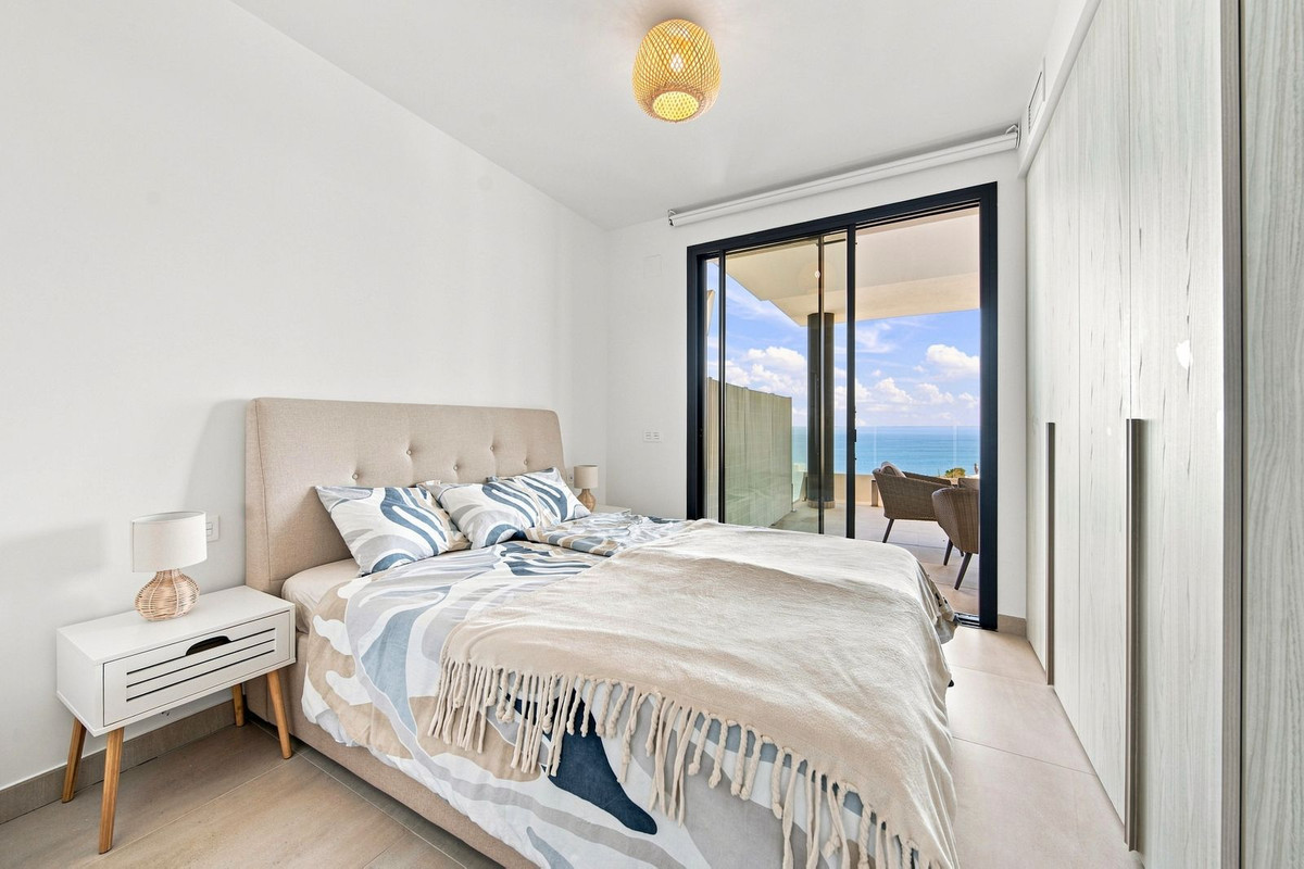 2 Bed Apartment for sale in Fuengirola Costa Del Sol, Málaga, Spain
