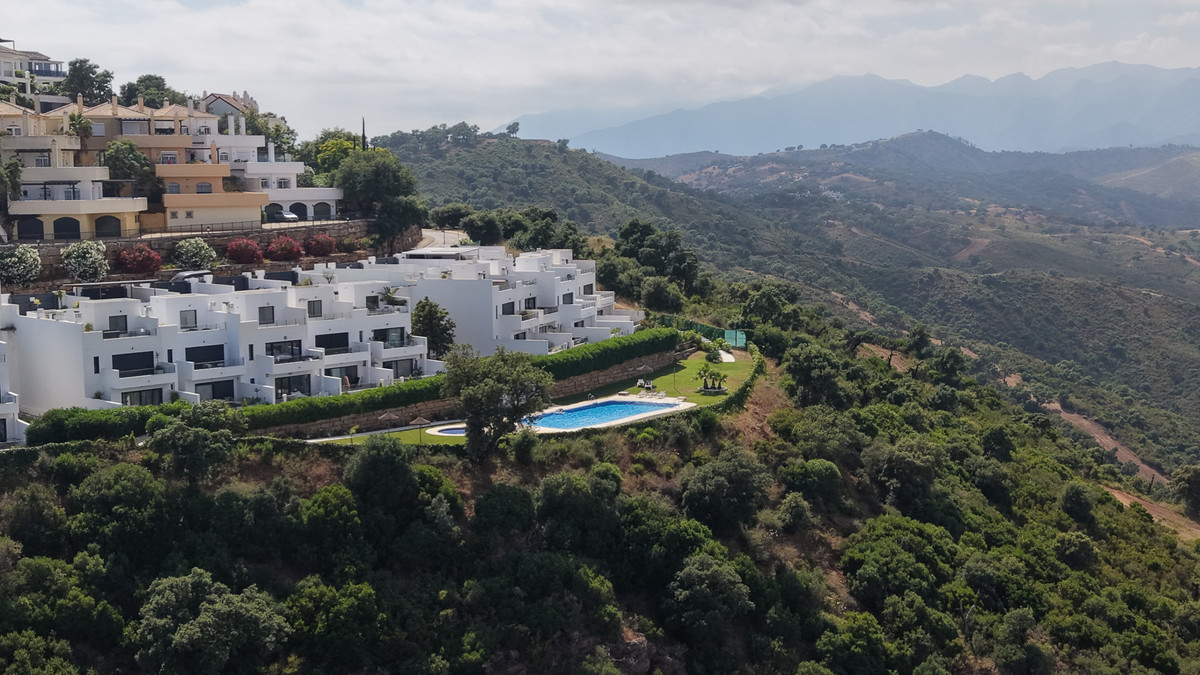 4 Bed Townhouse for sale in La Mairena Costa Del Sol, Málaga, Spain