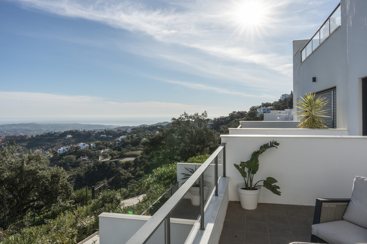 4 Bed Townhouse for sale in La Mairena Costa Del Sol, Málaga, Spain