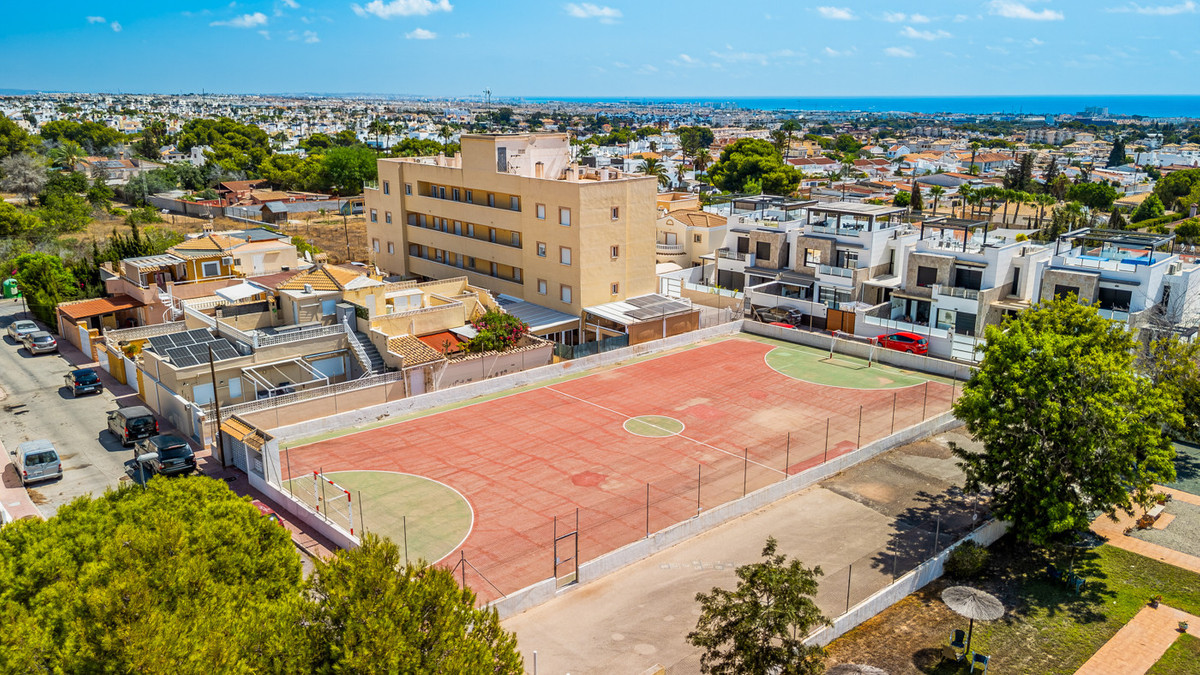 3 Bed Townhouse for sale in Lomas De Cabo Roig Costa Blanca, Alicante, Spain