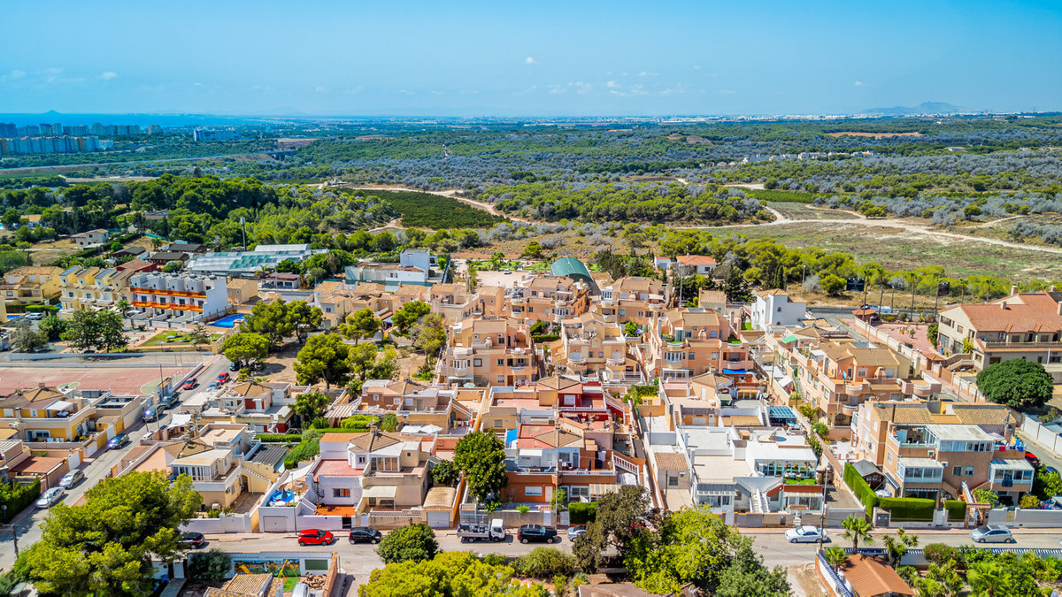 3 Bed Townhouse for sale in Lomas De Cabo Roig Costa Blanca, Alicante, Spain