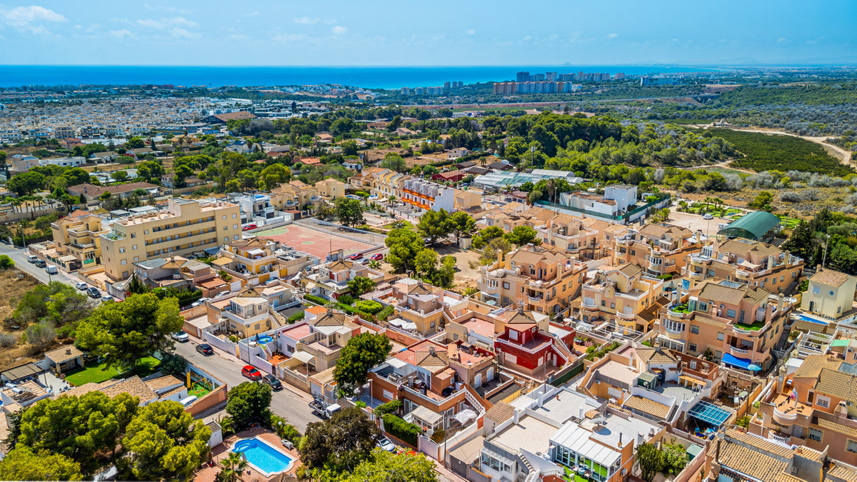 3 Bed Townhouse for sale in Lomas De Cabo Roig Costa Blanca, Alicante, Spain