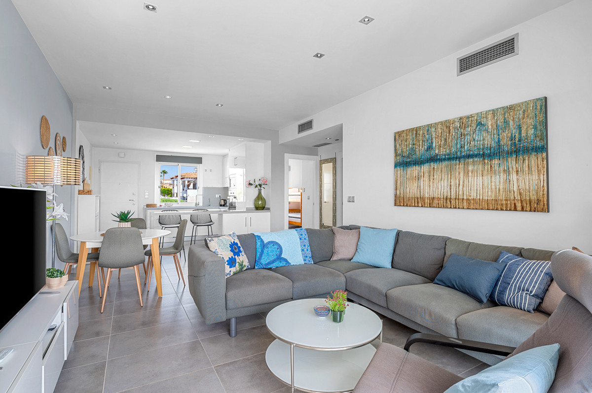 Se vende Bungalow de 2 dormitorios en Costa Blanca, Alicante, España
