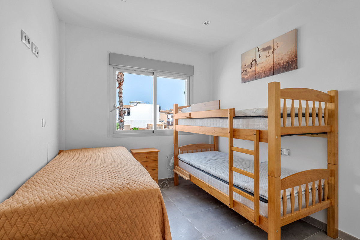 Se vende Bungalow de 2 dormitorios en Costa Blanca, Alicante, España