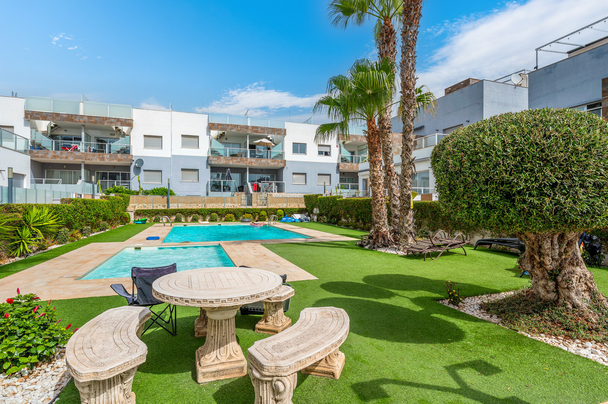 Se vende Bungalow de 2 dormitorios en Costa Blanca, Alicante, España