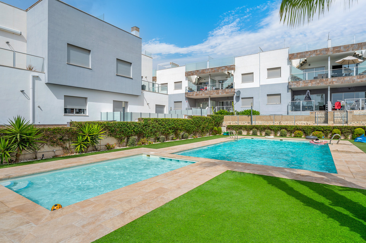 Se vende Bungalow de 2 dormitorios en Costa Blanca, Alicante, España