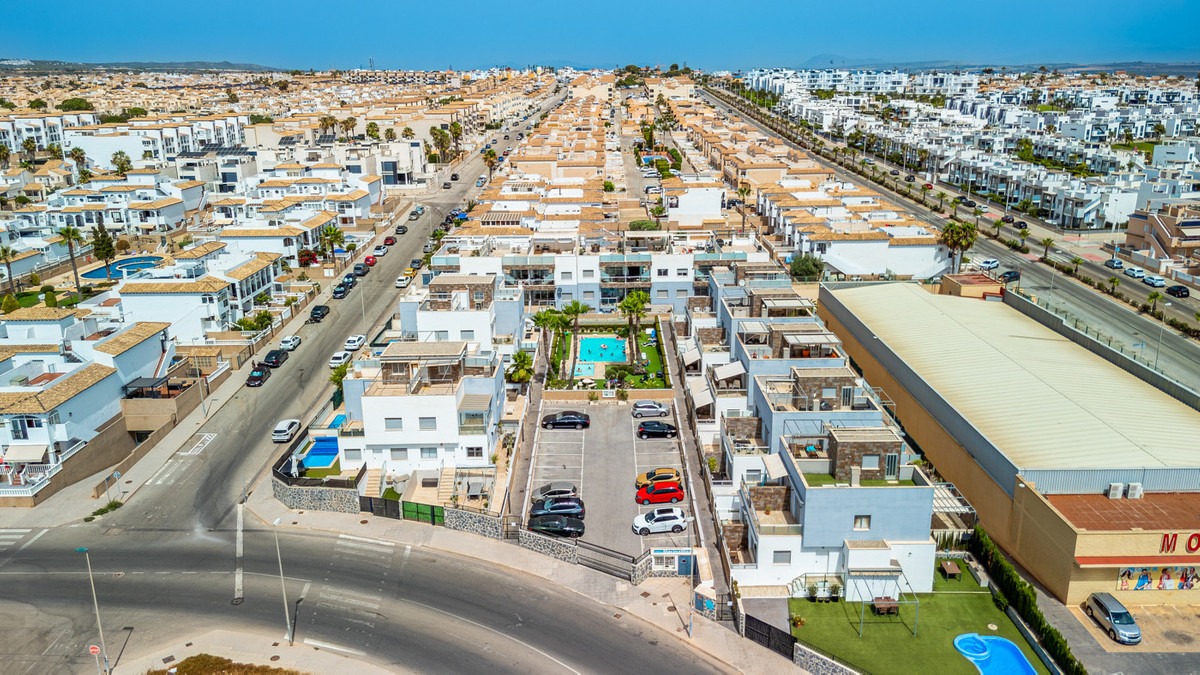 Se vende Bungalow de 2 dormitorios en Costa Blanca, Alicante, España