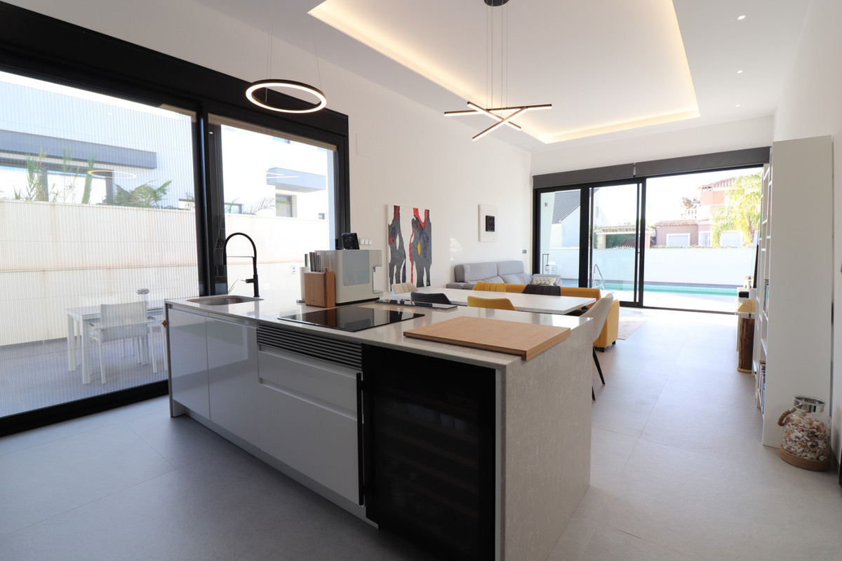 3 Bed Townhouse for sale in Formentera Del Segura Costa Blanca, Alicante, Spain