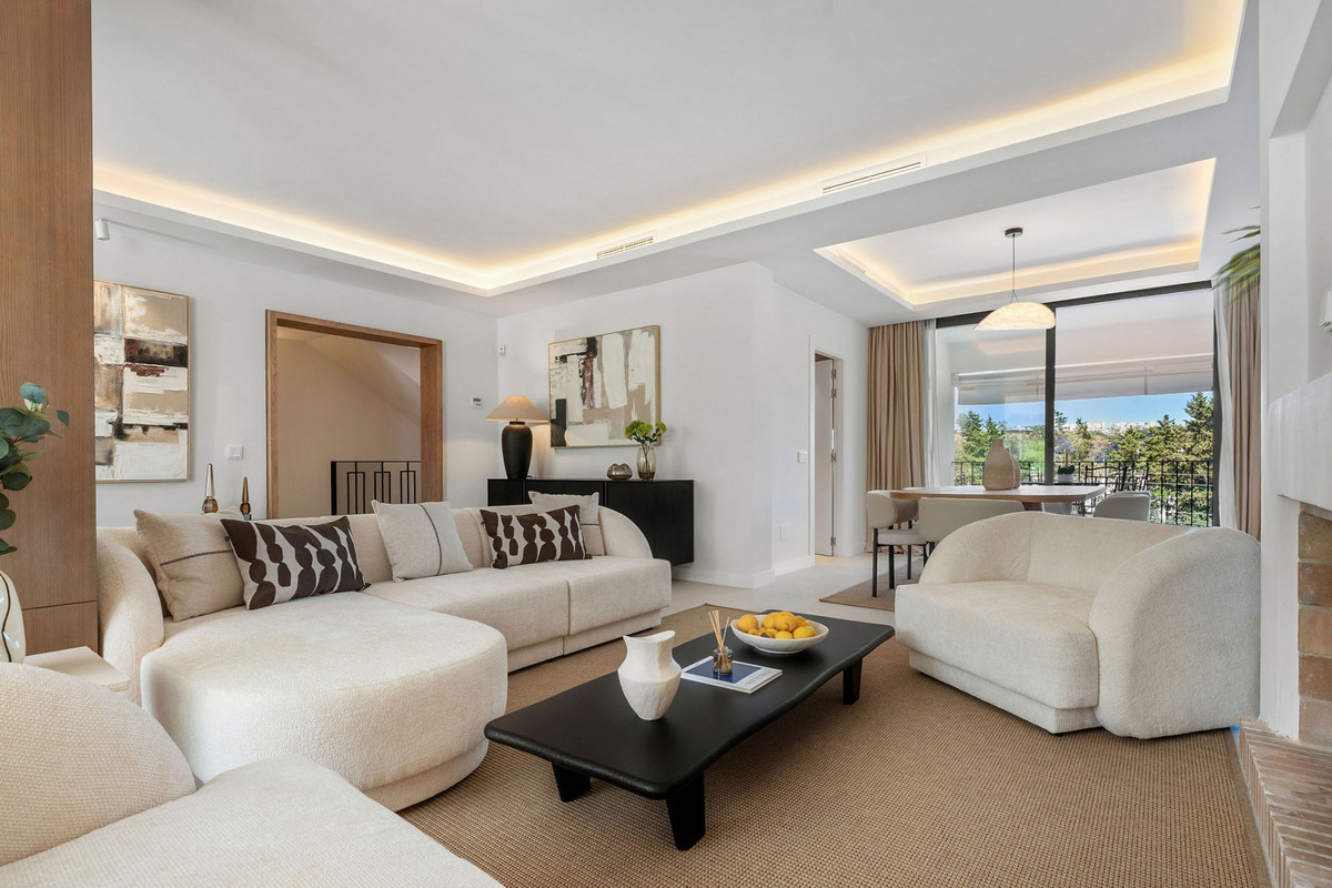 4 Bed Townhouse for sale in Nueva Andalucía Costa Del Sol, Málaga, Spain
