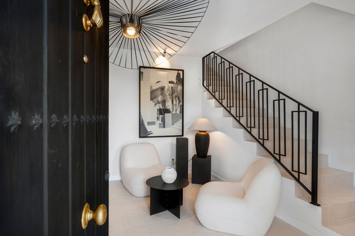 4 Bed Townhouse for sale in Nueva Andalucía Costa Del Sol, Málaga, Spain