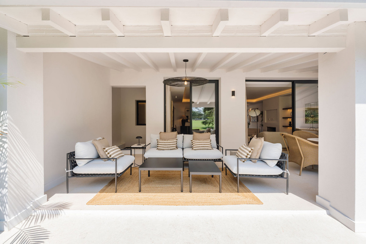 4 Bed Townhouse for sale in Nueva Andalucía Costa Del Sol, Málaga, Spain
