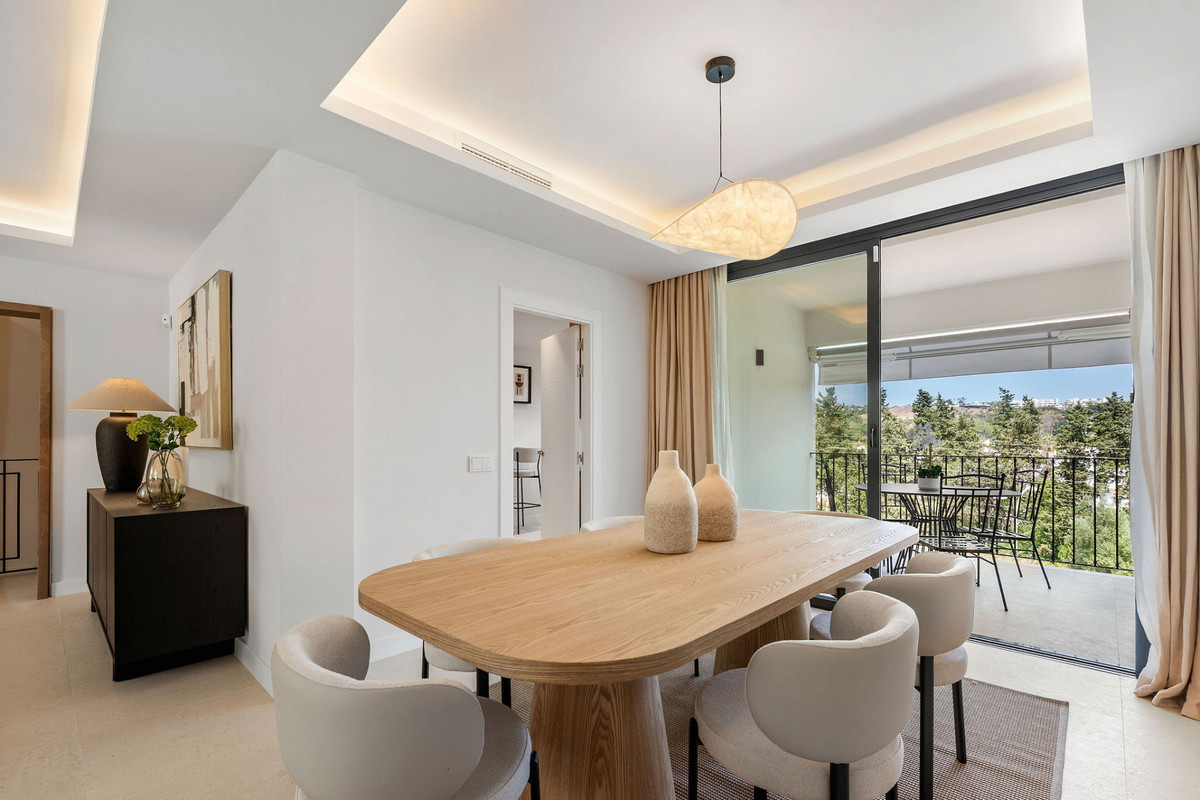 4 Bed Townhouse for sale in Nueva Andalucía Costa Del Sol, Málaga, Spain