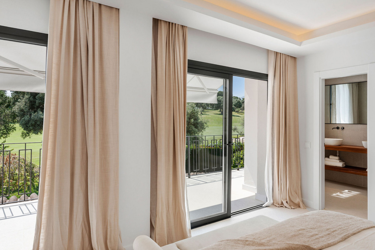 4 Bed Townhouse for sale in Nueva Andalucía Costa Del Sol, Málaga, Spain