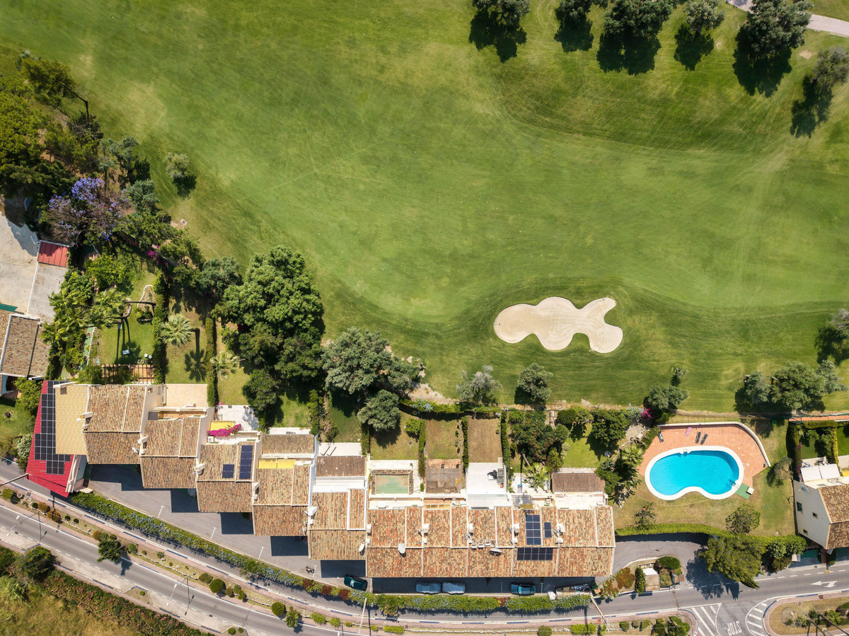 4 Bed Townhouse for sale in Nueva Andalucía Costa Del Sol, Málaga, Spain