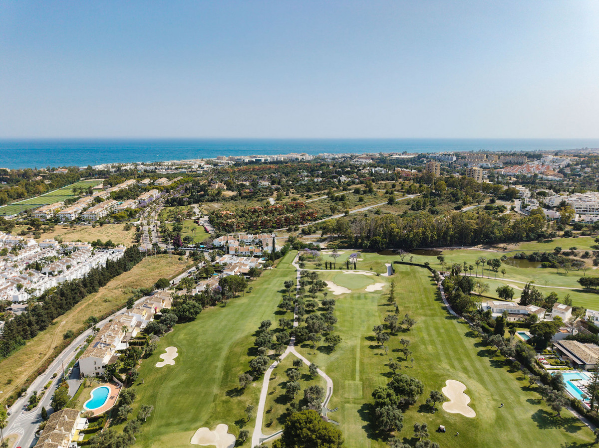 4 Bed Townhouse for sale in Nueva Andalucía Costa Del Sol, Málaga, Spain