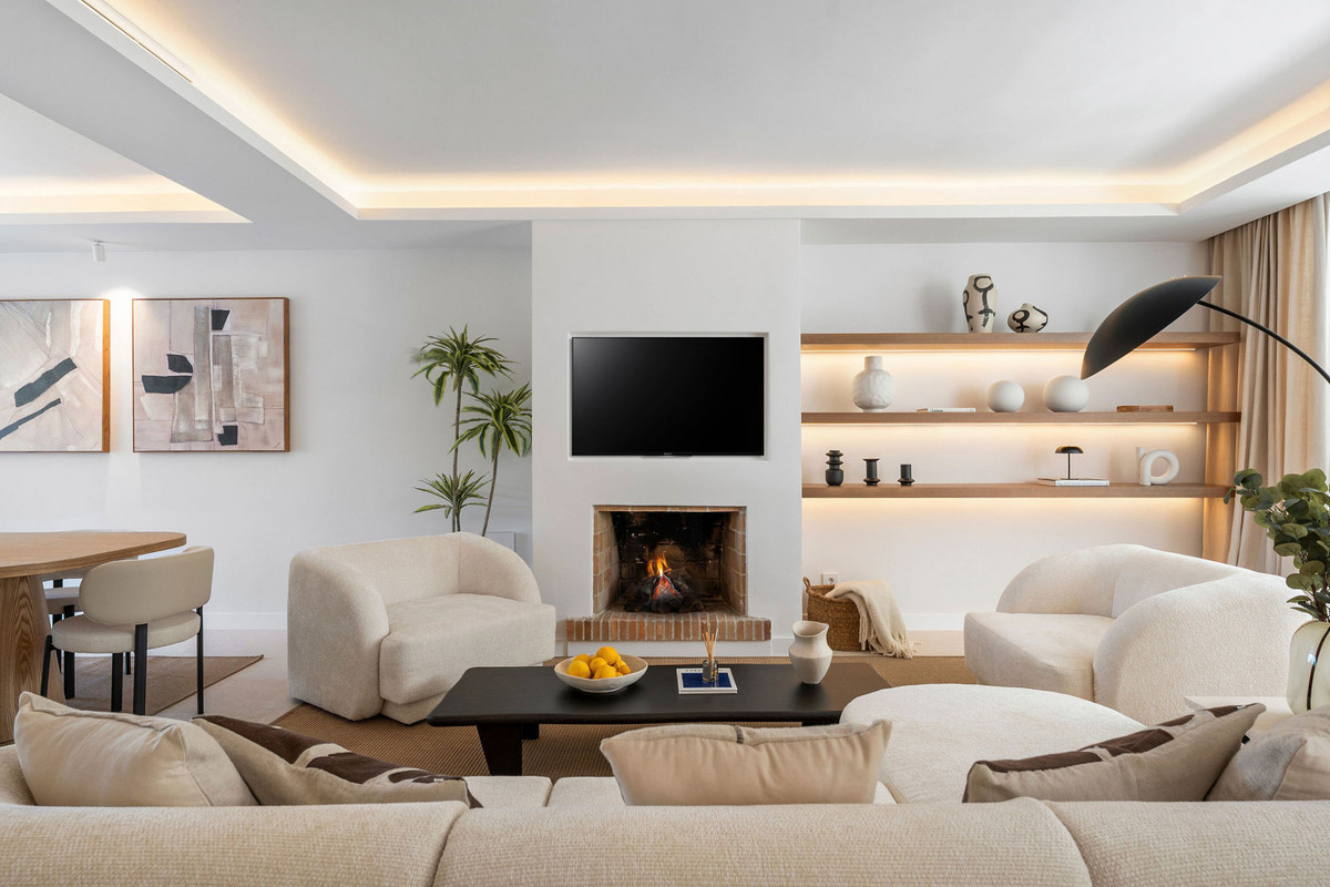 4 Bed Townhouse for sale in Nueva Andalucía Costa Del Sol, Málaga, Spain