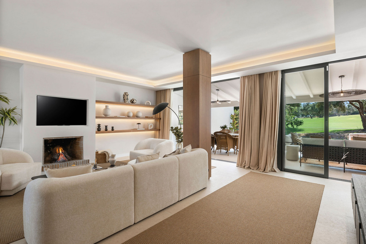 4 Bed Townhouse for sale in Nueva Andalucía Costa Del Sol, Málaga, Spain