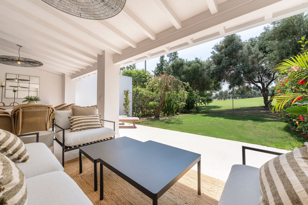 4 Bed Townhouse for sale in Nueva Andalucía Costa Del Sol, Málaga, Spain