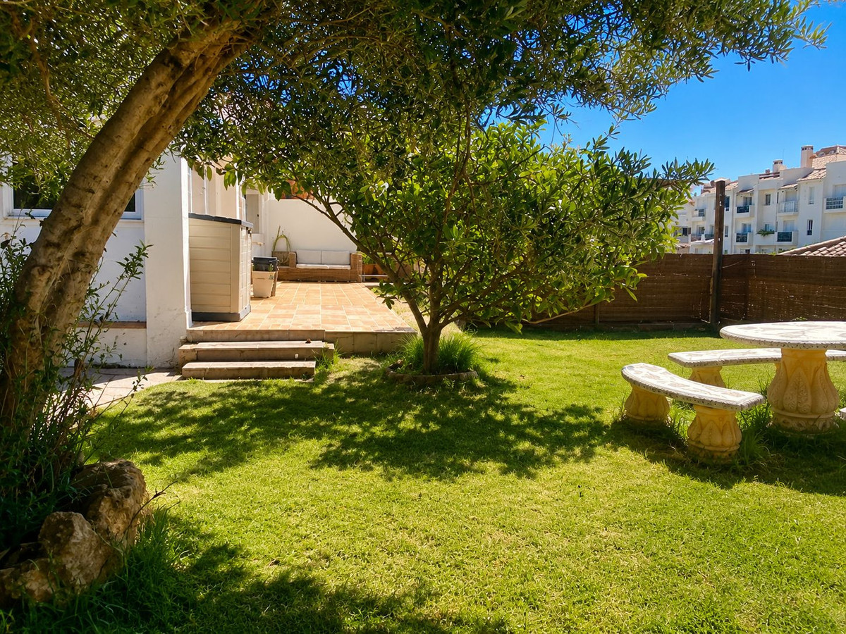 Se vende Apartamento Planta Baja de 2 dormitorios en Costa Del Sol, Málaga, España