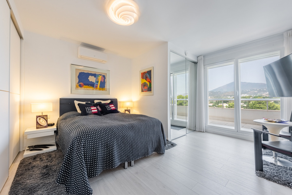 Se vende Apartamento Planta Media de 2 dormitorios en Costa Del Sol, Málaga, España