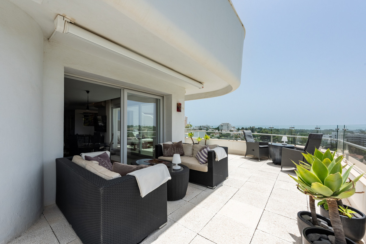 Se vende Apartamento Planta Media de 2 dormitorios en Costa Del Sol, Málaga, España