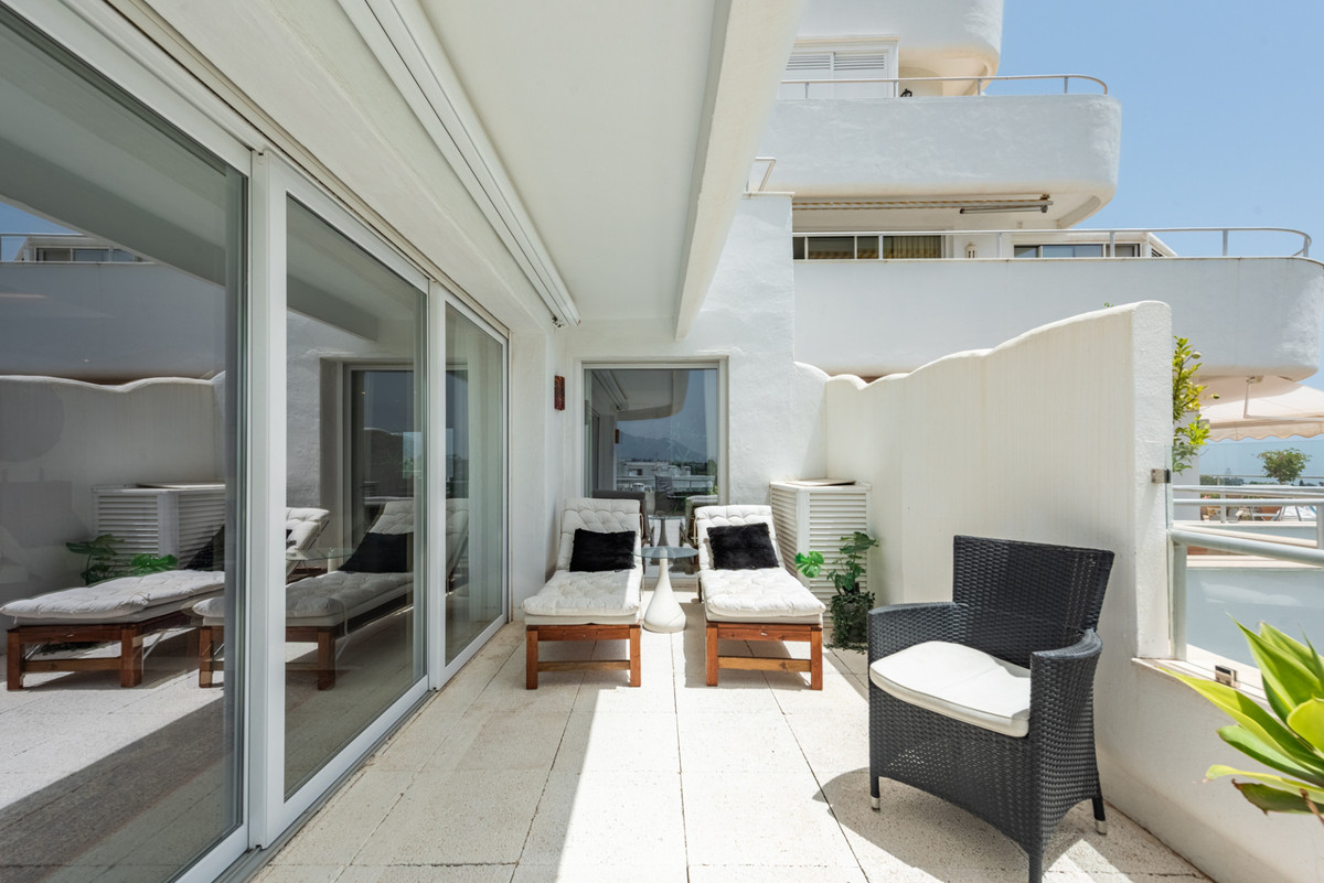 Se vende Apartamento Planta Media de 2 dormitorios en Costa Del Sol, Málaga, España