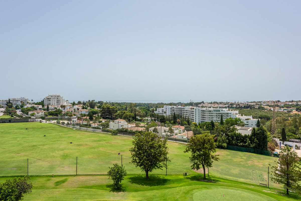 Se vende Apartamento Planta Media de 2 dormitorios en Costa Del Sol, Málaga, España