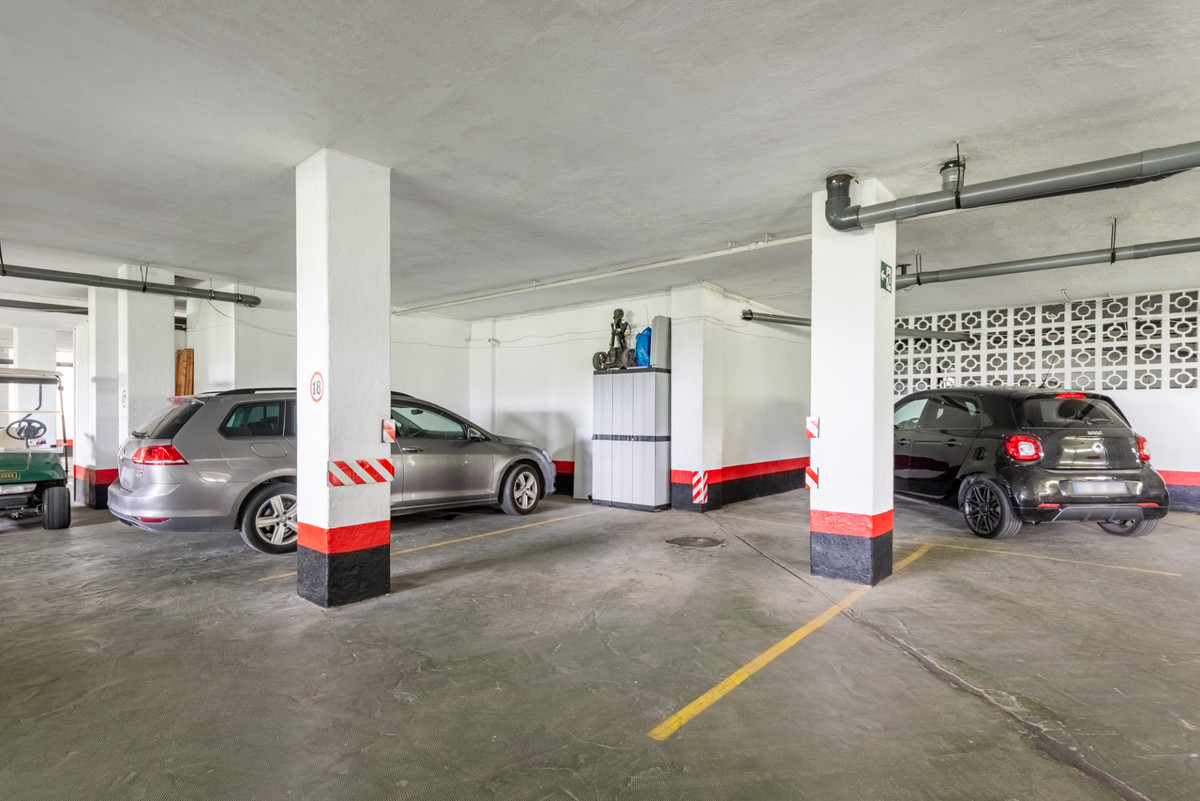 Se vende Apartamento Planta Media de 2 dormitorios en Costa Del Sol, Málaga, España