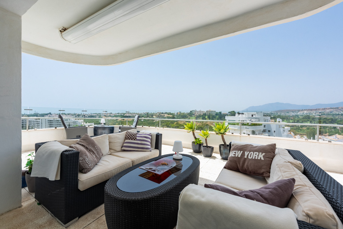 Se vende Apartamento Planta Media de 2 dormitorios en Costa Del Sol, Málaga, España