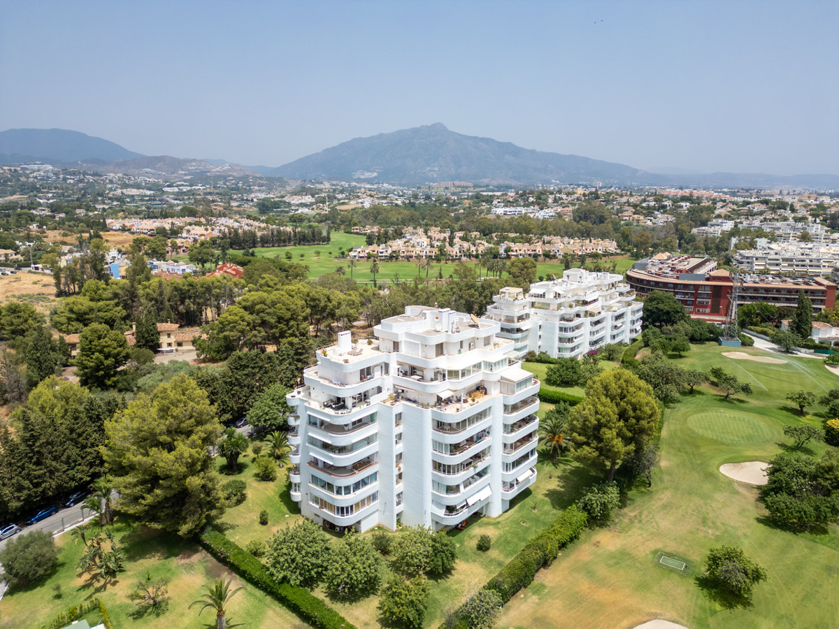 Se vende Apartamento Planta Media de 2 dormitorios en Costa Del Sol, Málaga, España
