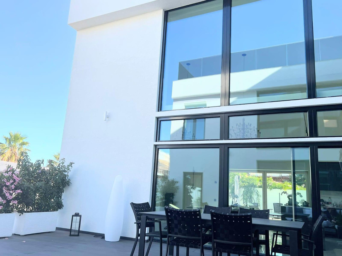 5 Bed Townhouse for sale in Benalmadena Costa Costa Del Sol, Málaga, Spain