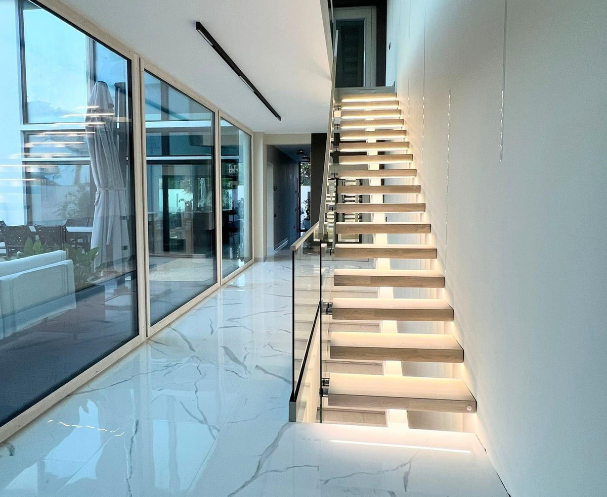 5 Bed Townhouse for sale in Benalmadena Costa Costa Del Sol, Málaga, Spain