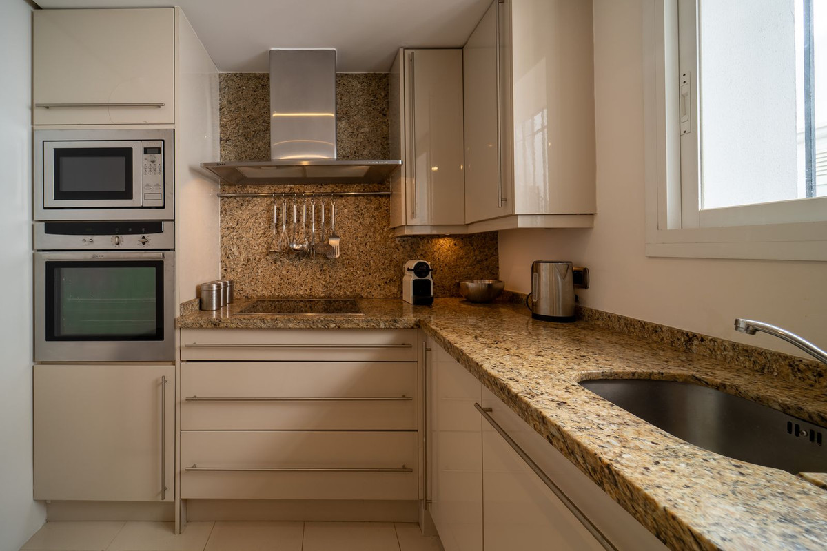 3 Bed Apartment for sale in Elviria Costa Del Sol, Málaga, Spain