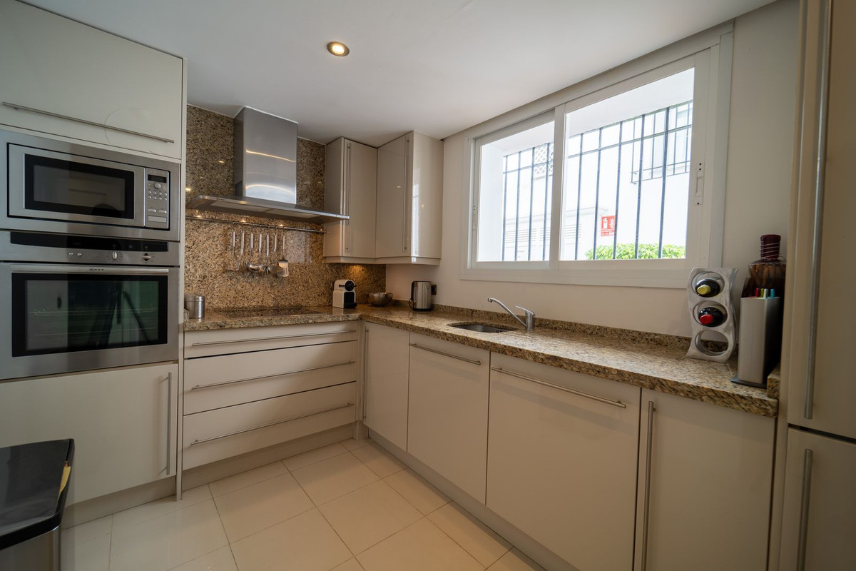 3 Bed Apartment for sale in Elviria Costa Del Sol, Málaga, Spain