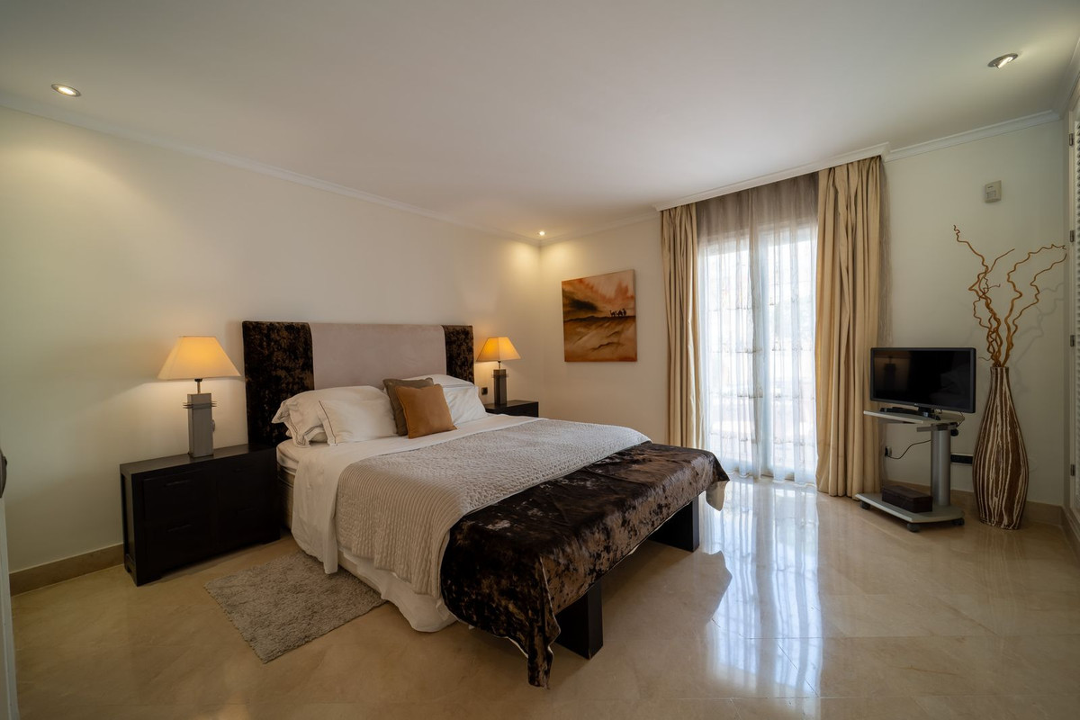 3 Bed Apartment for sale in Elviria Costa Del Sol, Málaga, Spain