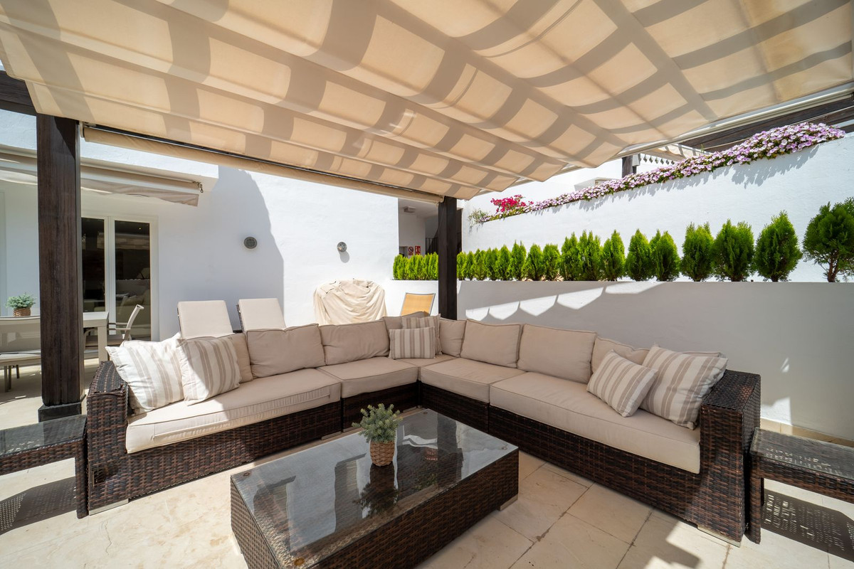 3 Bed Apartment for sale in Elviria Costa Del Sol, Málaga, Spain