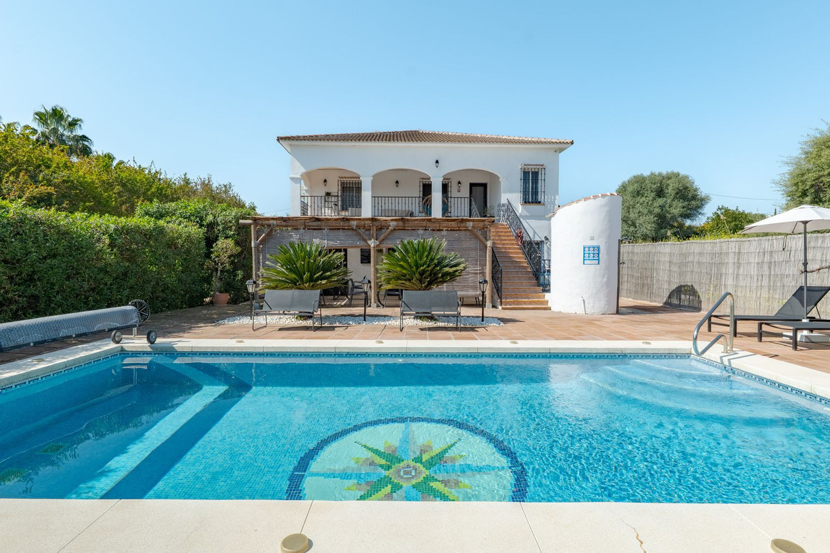 Se vende Villa - Chalet de 7 dormitorios en Costa Del Sol, Málaga, España