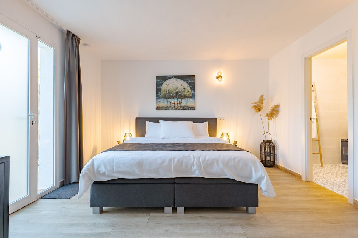 Se vende Villa - Chalet de 7 dormitorios en Costa Del Sol, Málaga, España