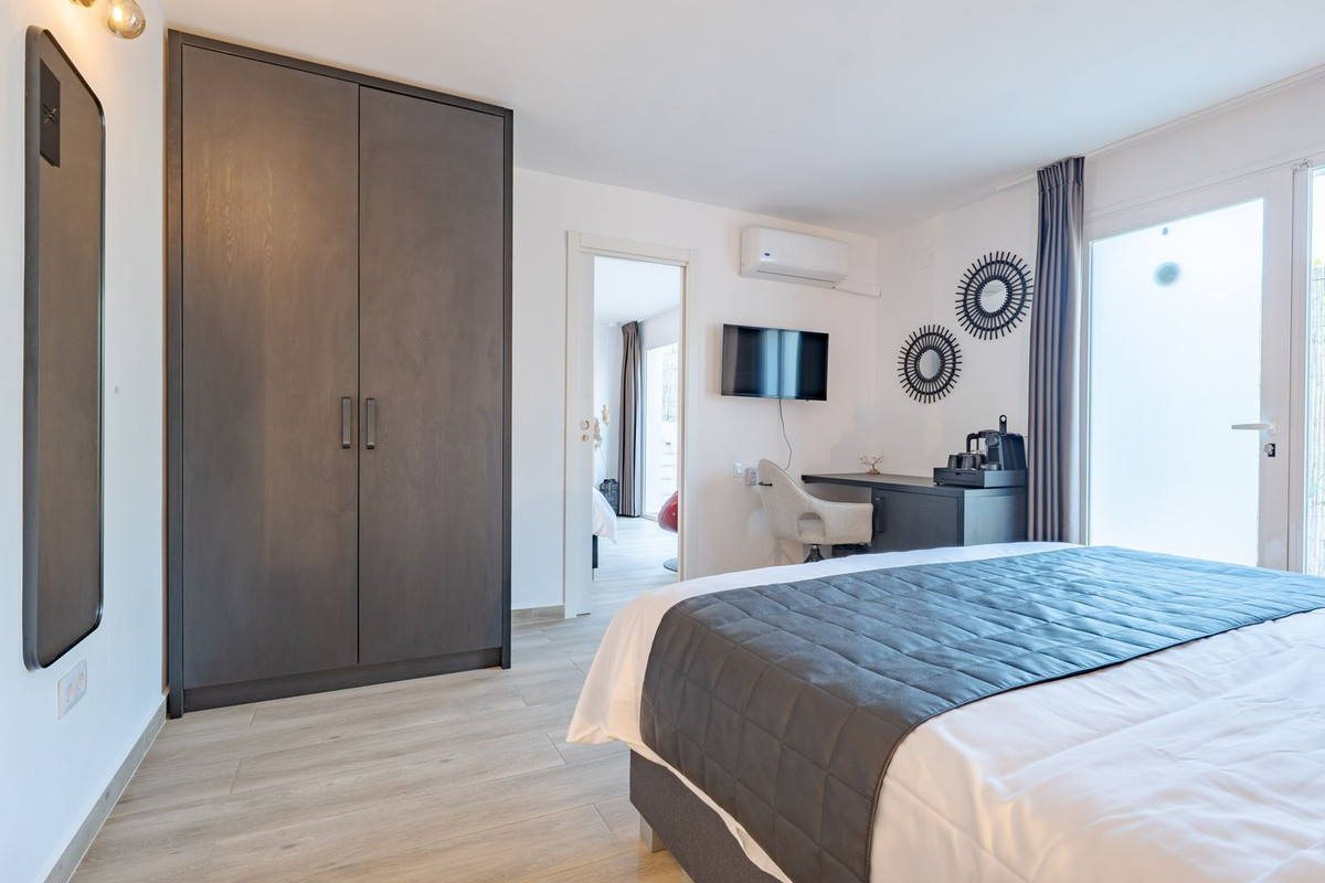 Se vende Villa - Chalet de 7 dormitorios en Costa Del Sol, Málaga, España