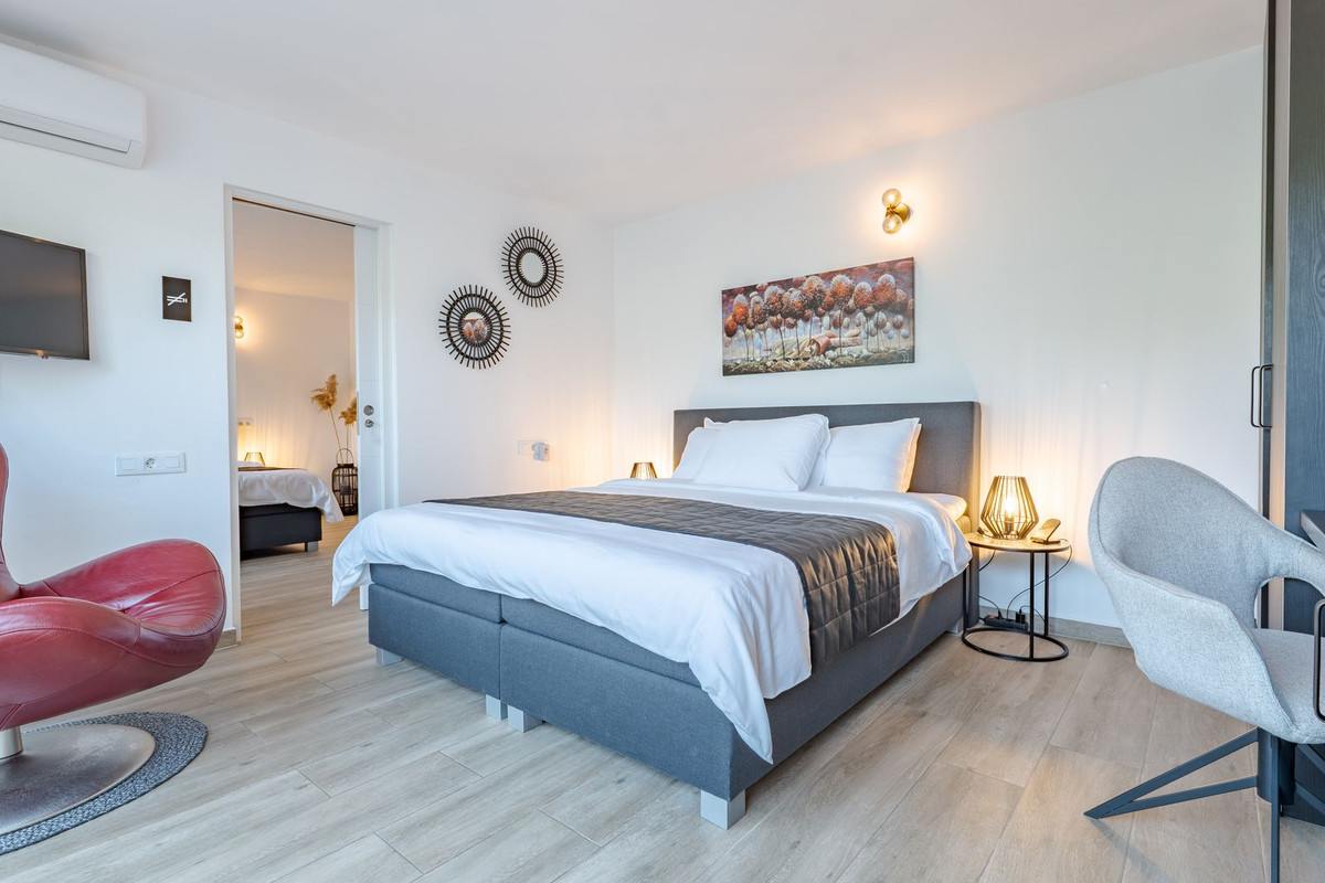 Se vende Villa - Chalet de 7 dormitorios en Costa Del Sol, Málaga, España