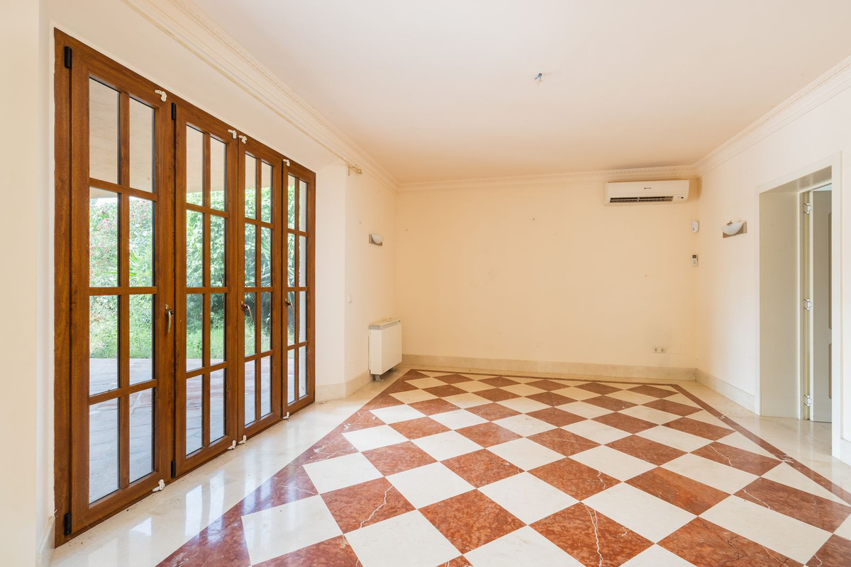 Se vende Villa - Chalet de 4 dormitorios en Costa Del Sol, Málaga, España