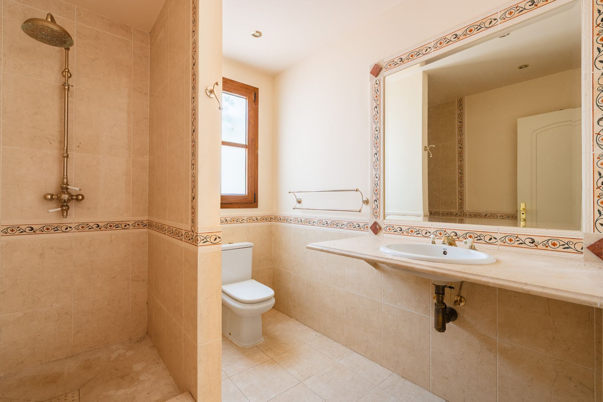 Se vende Villa - Chalet de 4 dormitorios en Costa Del Sol, Málaga, España