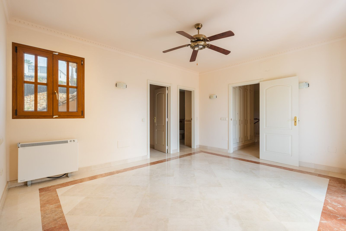 Se vende Villa - Chalet de 4 dormitorios en Costa Del Sol, Málaga, España