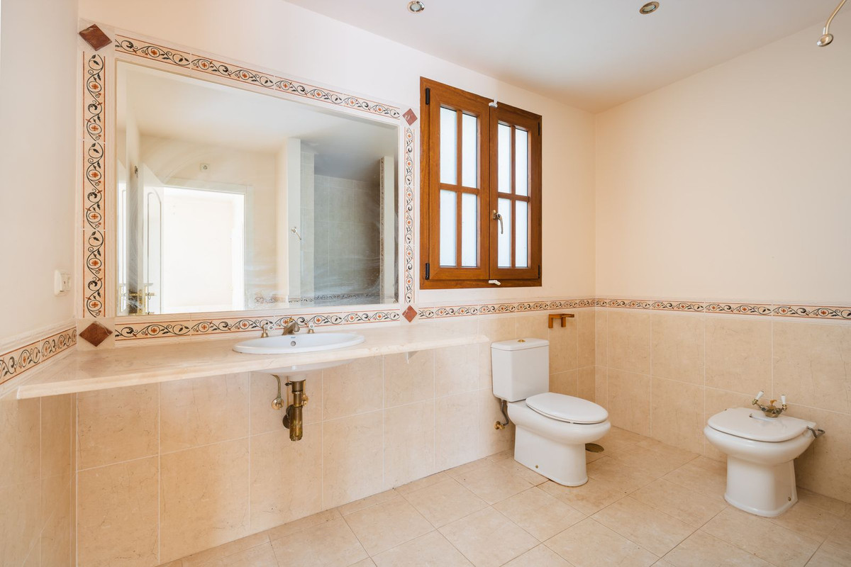 Se vende Villa - Chalet de 4 dormitorios en Costa Del Sol, Málaga, España