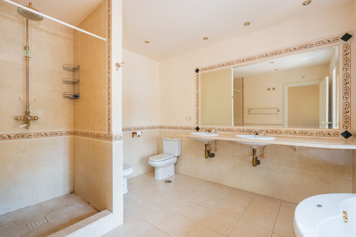 Se vende Villa - Chalet de 4 dormitorios en Costa Del Sol, Málaga, España