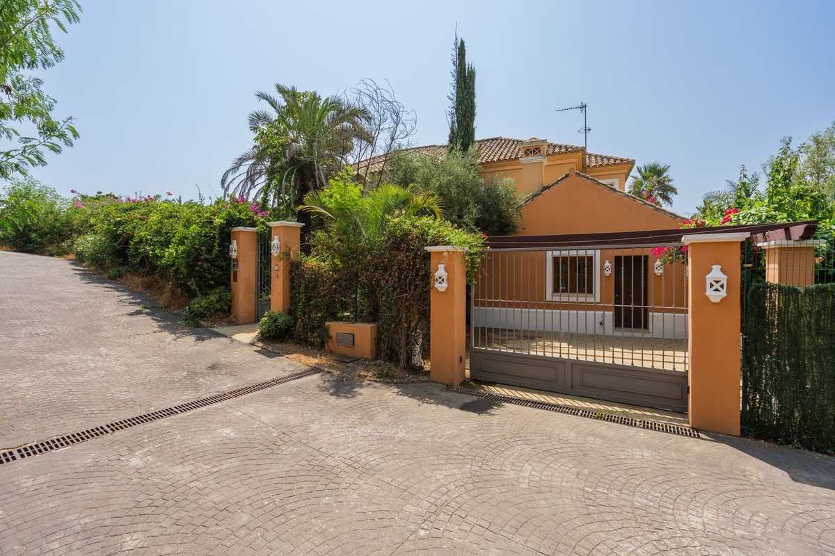 Se vende Villa - Chalet de 4 dormitorios en Costa Del Sol, Málaga, España