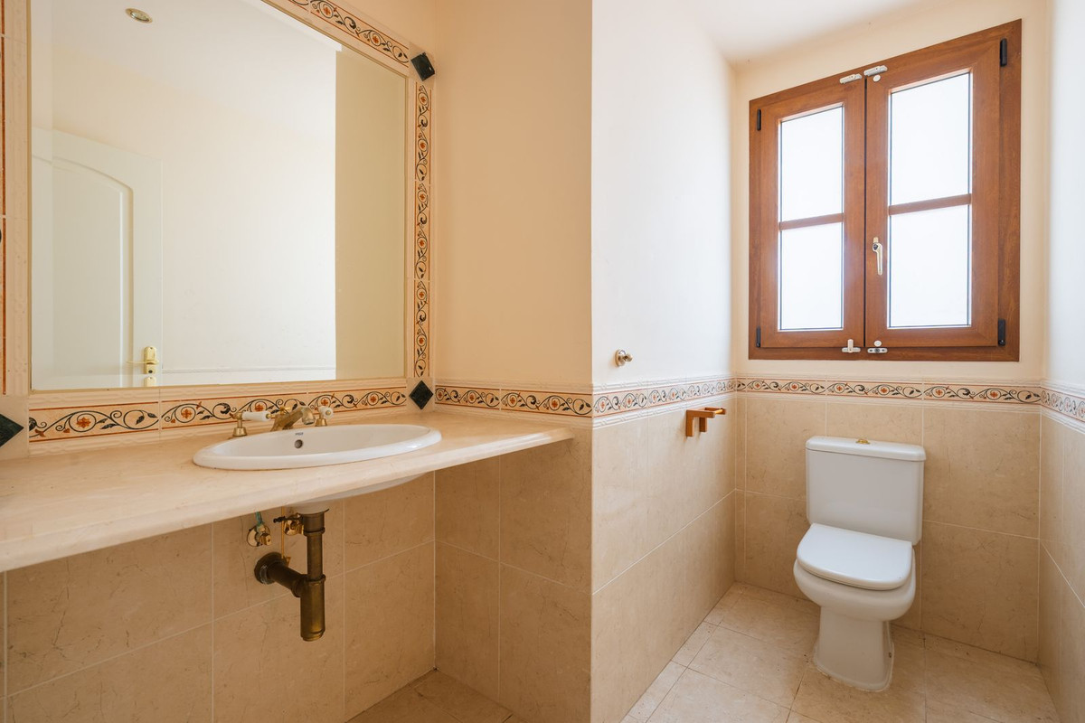 Se vende Villa - Chalet de 4 dormitorios en Costa Del Sol, Málaga, España